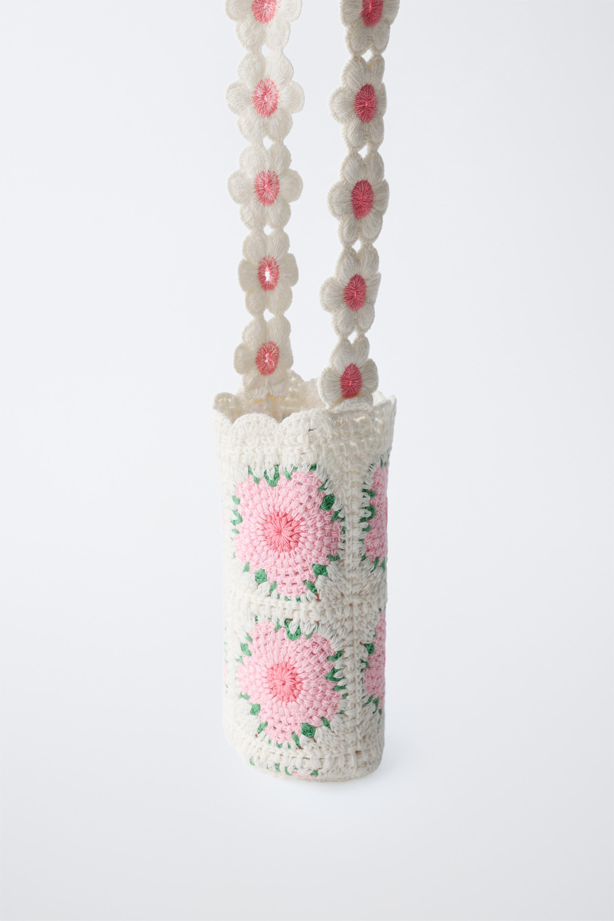CROCHET FLOWER BOTTLE HOLDER
